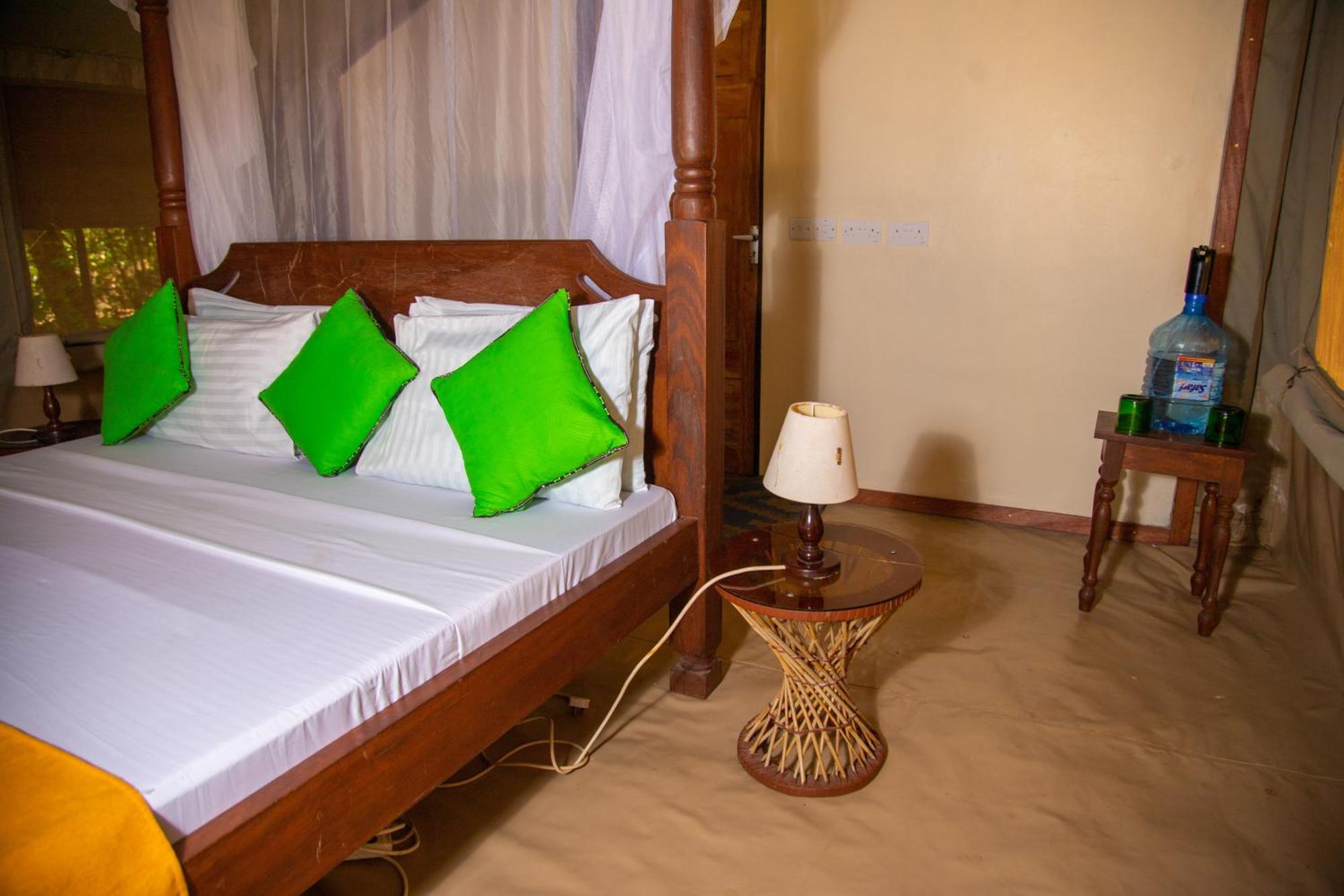 Firefly Eco Retreat Villa Shimoni Ngoại thất bức ảnh